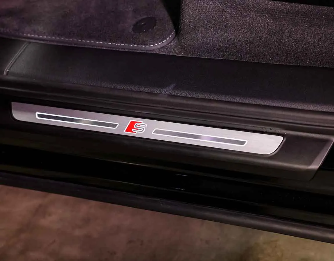 Luxury Car Rental Audi SQ7 - AF Group