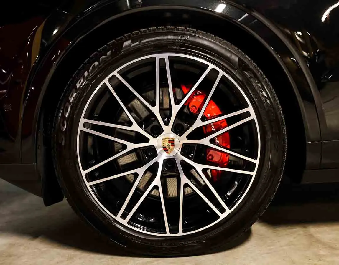 Luxury Car Rental Porsche Cayenne E-Hybrid Coupè - AF Group